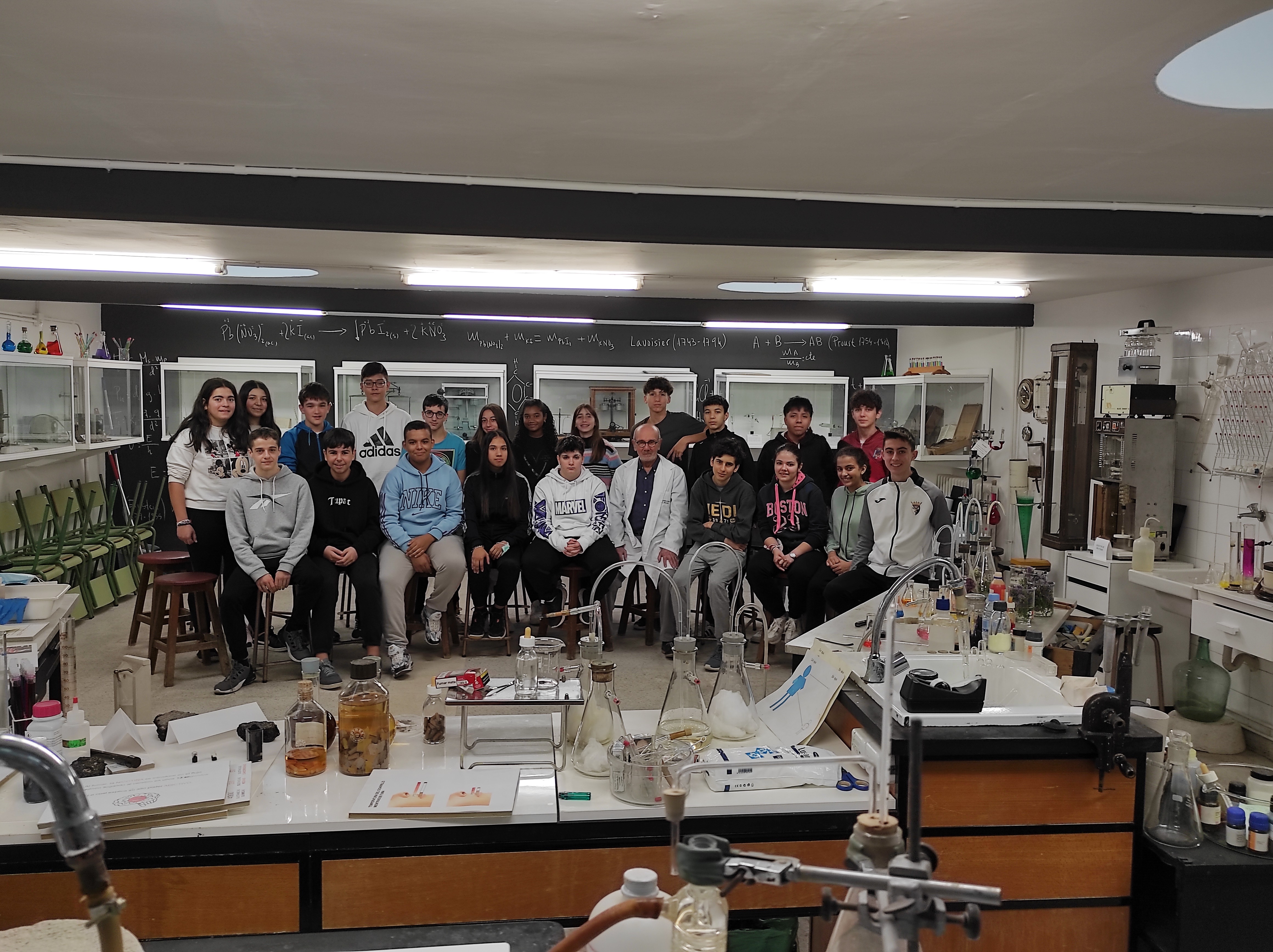 El IES Alhama de Corella visita el Museo de Física y Química Raúl Tejada